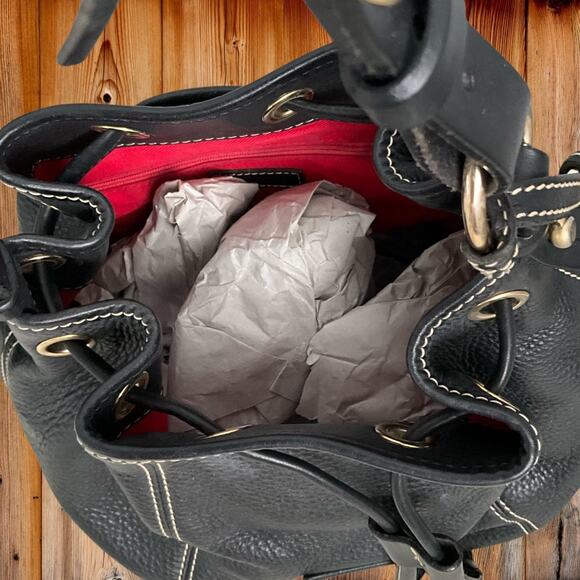 EUC! Dooney & Bourke Small Dumpling Purse in Black Pebbled Leather - Picture 4 of 4